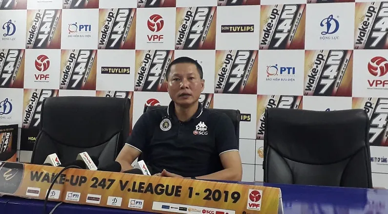 HLV Chu Đình Nghiêm chỉ trích trọng tài sau màn cưa điểm trước Khánh Hòa