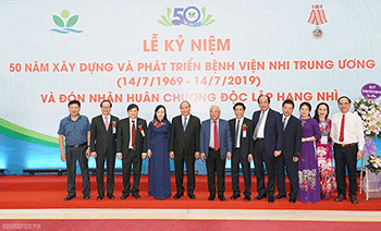 Thủ tướng dự lễ kỷ niệm 50 năm xây dựng và phát triển Bệnh viện Nhi Trung ương