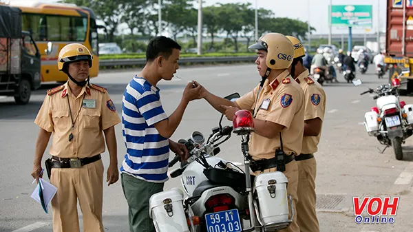 Mở màn tháng cao điểm: TPHCM xử phạt hơn 600 trường hợp vi phạm giao thông