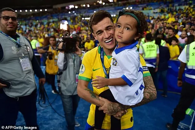 Đại diện Coutinho gạt bỏ khả năng gia nhập MU mùa hè này