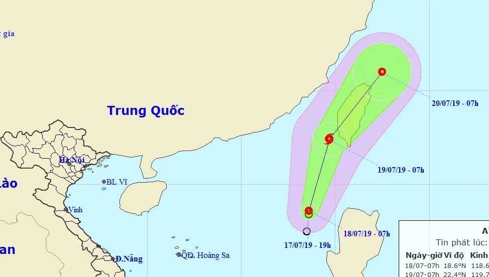 Đông Bắc Biển Đông mưa gió mạnh, sóng cao do ảnh hưởng của áp thấp nhiệt đới