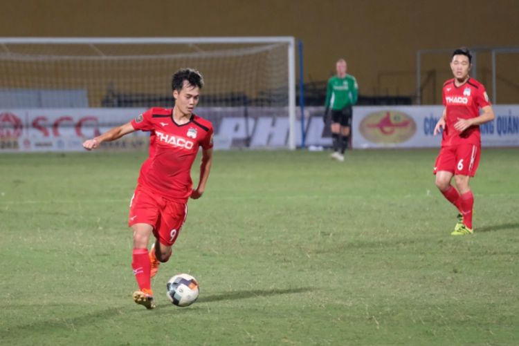 Văn Toàn nói gì sau bàn thắng quý như vàng vào lưới Hà Nội?