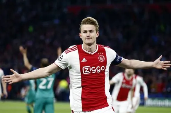 ‘MU nên theo đuổi De Ligt, không phải Maguire’