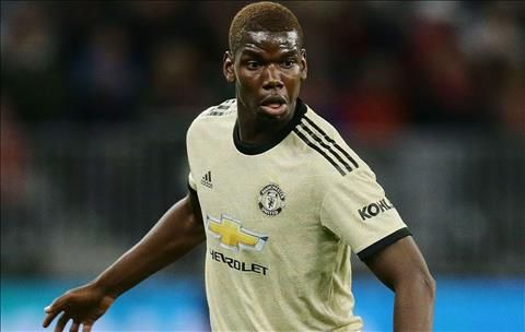 Pogba nhận lời cảnh báo từ huyền thoại MU