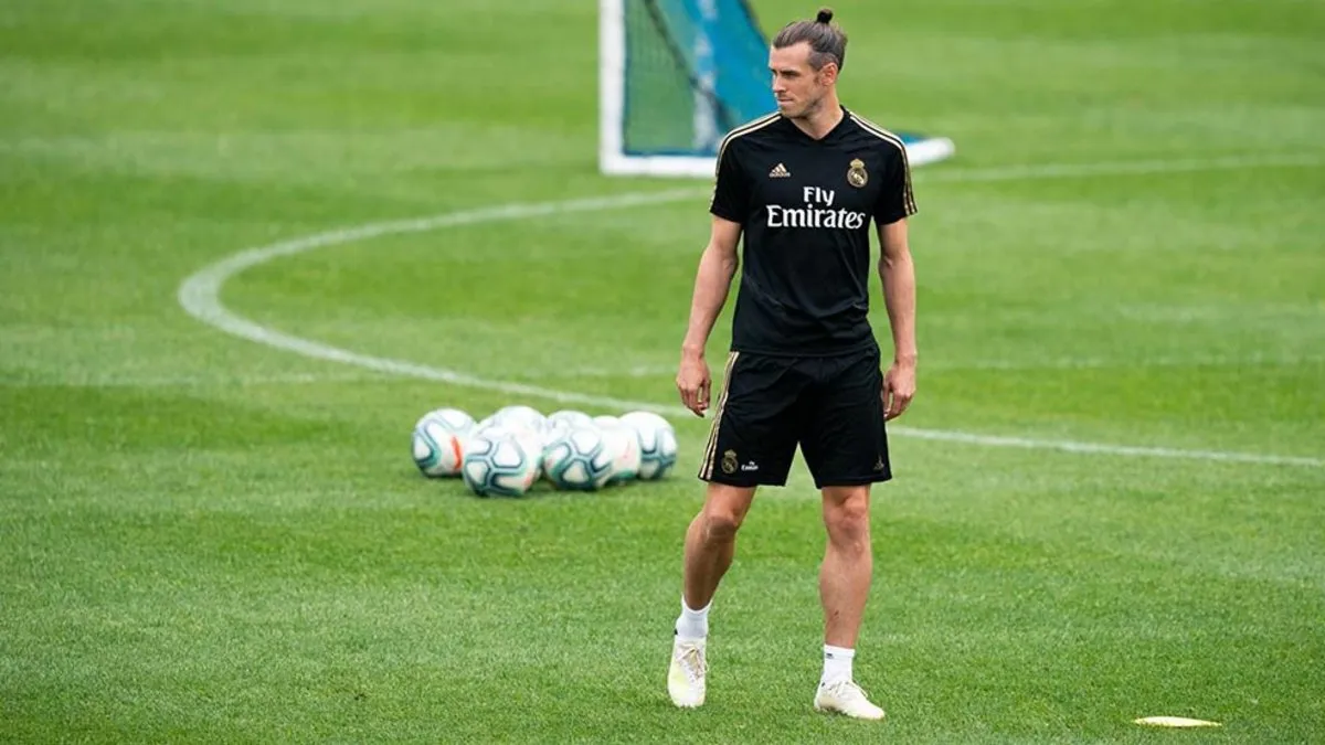 Công khai đuổi cổ Gareth Bale, Zidane bị chỉ trích thậm tệ