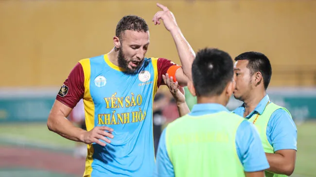 Đội trưởng Sanna Khánh Hoà nổi giận sau trận thua Viettel