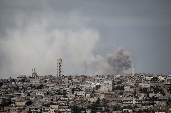 Tàu hỏa chở hóa chất bị đánh bom tại miền trung Syria