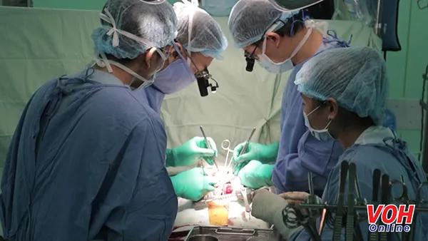 Cứu sống cả mẹ và con bị bóc tách động mạch chủ