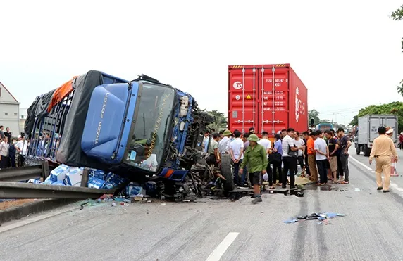 Vụ TNGT ở Hải Dương: Thủ tướng yêu cầu điều tra nguyên nhân và xử nghiêm tổ chức, cá nhân vi phạm