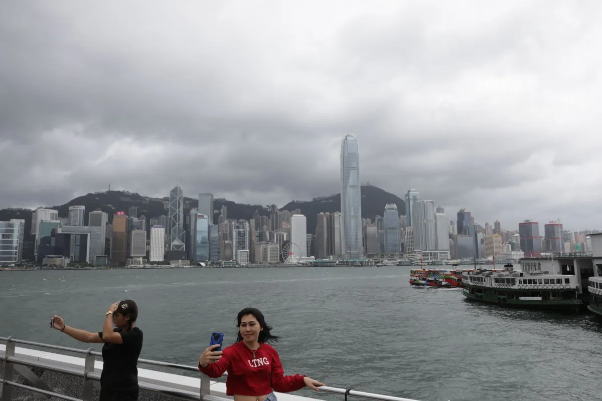 Hong Kong: Bão Wipha sắp đổ bộ, trường học và giao dịch tài chính đóng cừa sớm