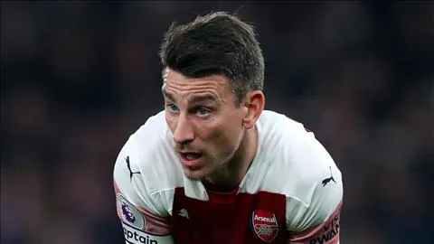 HLV Emery vẫn muốn giữ chân đội trưởng Koscielny