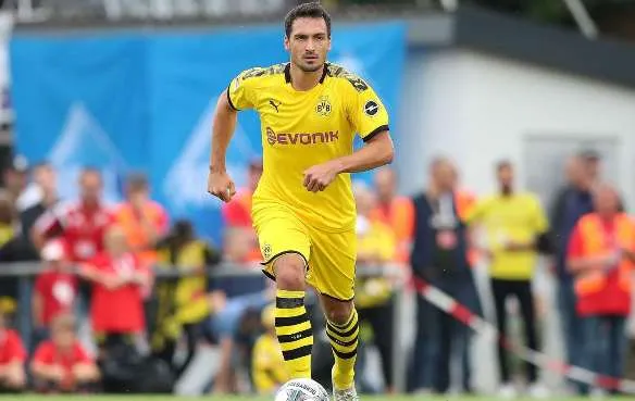 Sếp Dortmund cảm ơn Bayern Munich khi nhượng lại Hummels