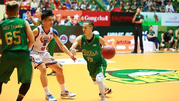 ĐKVĐ Cần Thơ Catfish quật ngã Hanoi Buffaloes vươn lên nhì bảng