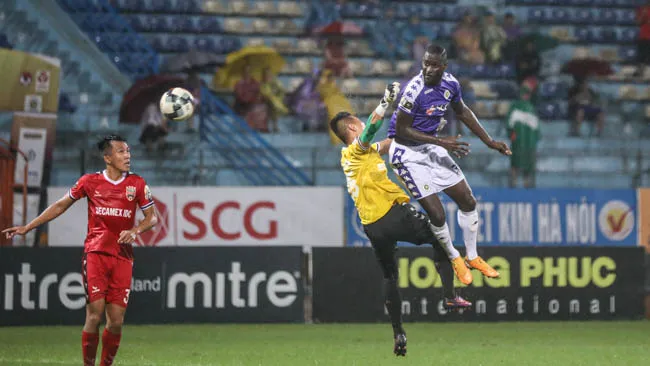 Hà Nội mùa này đang trở thành khắc tinh của Becamex Bình Dương