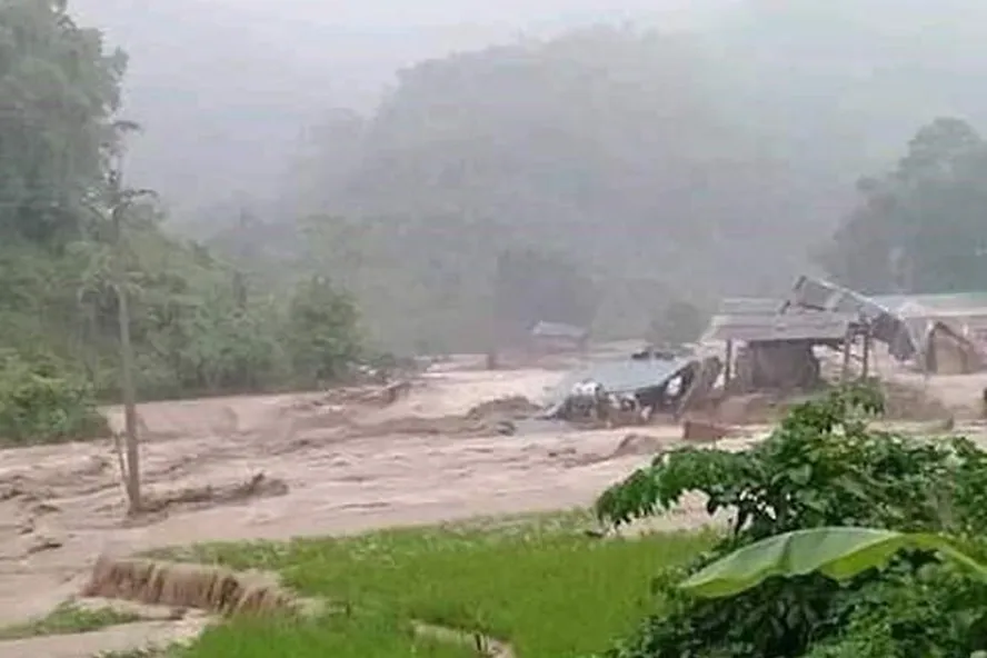 Lũ lên nhanh, mưa chưa dứt, Thanh Hóa gồng mình chống lũ