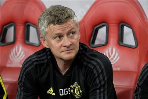 Van Persie khuyên MU tin tưởng HLV Solskjaer