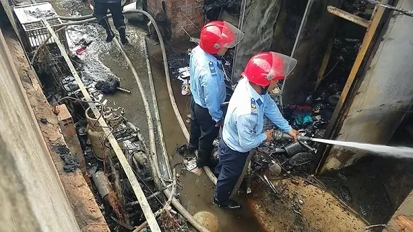 Cháy dãy nhà trọ ở quận Bình Tân