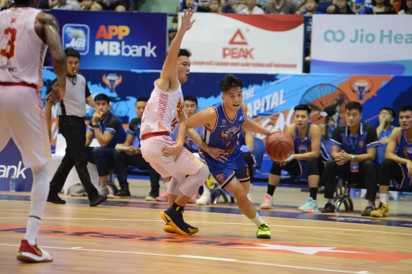 Ngược dòng đánh bại Saigon Heat, Hanoi Buffaloes nuôi hy vọng Playoff