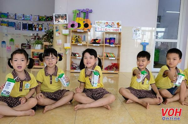 Hơn 1 triệu trẻ mẫu giáo và học sinh tiểu học ở Hà Nội đã tham gia chương trình Sữa học đường