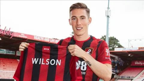 Harry Wilson chia tay Liverpool tới Bournemouth