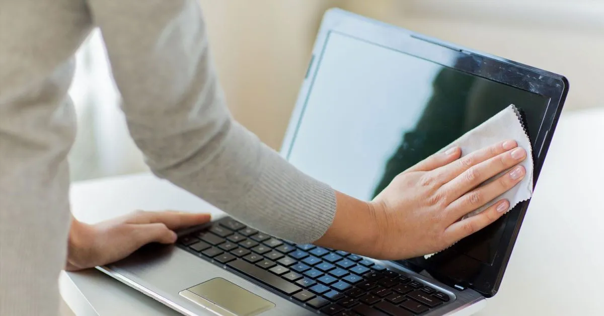 Cách vệ sinh laptop tại nhà dễ không tưởng, vừa nhanh vừa sạch