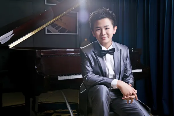 Thần đồng piano 13 tuổi Peter Leung trở lại Việt Nam trong đêm nhạc riêng 