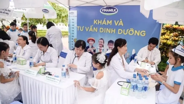 Quỹ sữa vươn cao Việt Nam và Vinamilk trao tặng 70.000 ly sữa cho trẻ em tỉnh Thái Nguyên