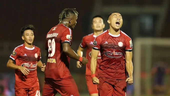 Kết quả V-League 2019 ngày 25/8: TPHCM gây áp lực lên Hà Nội, HAGL thắng ngược Đà Nẵng