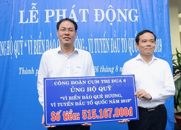 Thành ủy quyên góp hơn 500 triệu ủng hộ Quỹ “Vì biển đảo quê hương - Vì Tuyến đầu Tổ quốc” năm 2019 