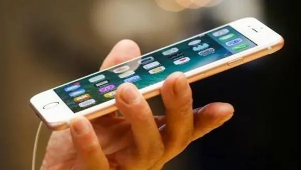 Apple, Samsung bị kiện vì bức xạ màn hình điện thoại &quot;vượt ngưỡng&quot;, gây hại sức khỏe