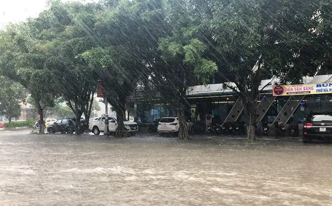 Dự báo thời tiết hôm nay 28/8: Ba miền có mưa, trời mát