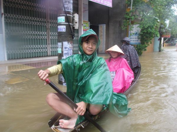 Nguy cơ xảy ra lũ quét và sạt lở đất, ngập lụt ở vùng trũng các tỉnh từ Thanh Hóa đến Thừa Thiên Huế