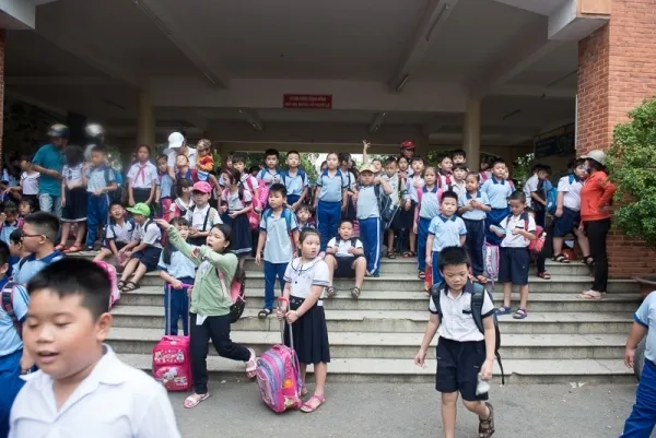 Ngày khai giảng: Hà Nội có trường thả bồ câu  - Trường tiểu học với hơn 4.600 học sinh tại TPHCM