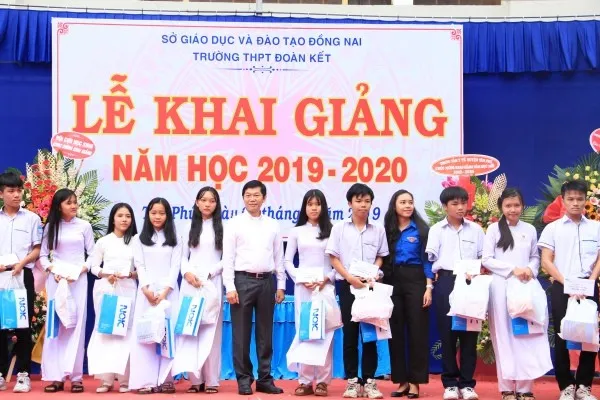 Chắp cánh cho những ước mơ đến lớp