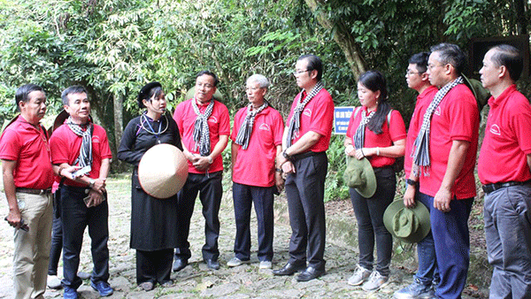 Đoàn đại biểu phóng viên TPHCM về thăm khu di tích lịch sử tại tỉnh Cao Bằng