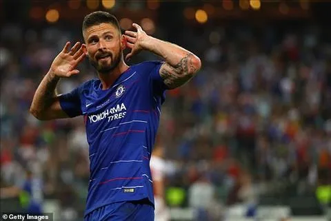 Olivier Giroud lên tiếng cảnh báo Abraham