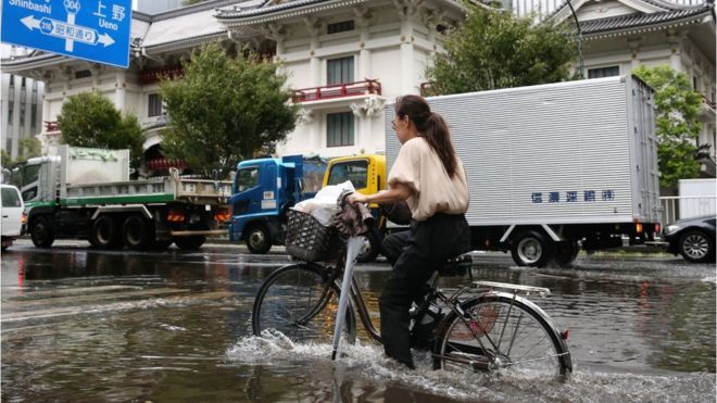 Nhật Bản: Siêu bão Faxai đổ bộ, gần 1 triệu ngôi nhà mất điện và giao thông tê liệt