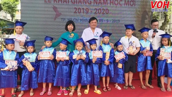 Khai giảng năm học mới dành cho bệnh nhi ung thư