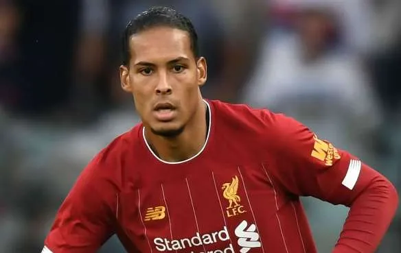 Kompany gọi tên trung vệ xuất sắc nhất trong lịch sử Premier League