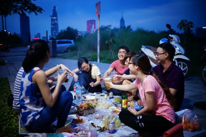 Đề xuất cấm uống rượu, bia nơi công cộng, nếu quảng cáo phải cảnh báo tác hại