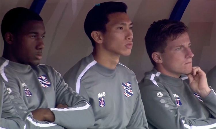 Văn Hậu chưa có cơ hội ra sân trong trận hòa của Heerenveen