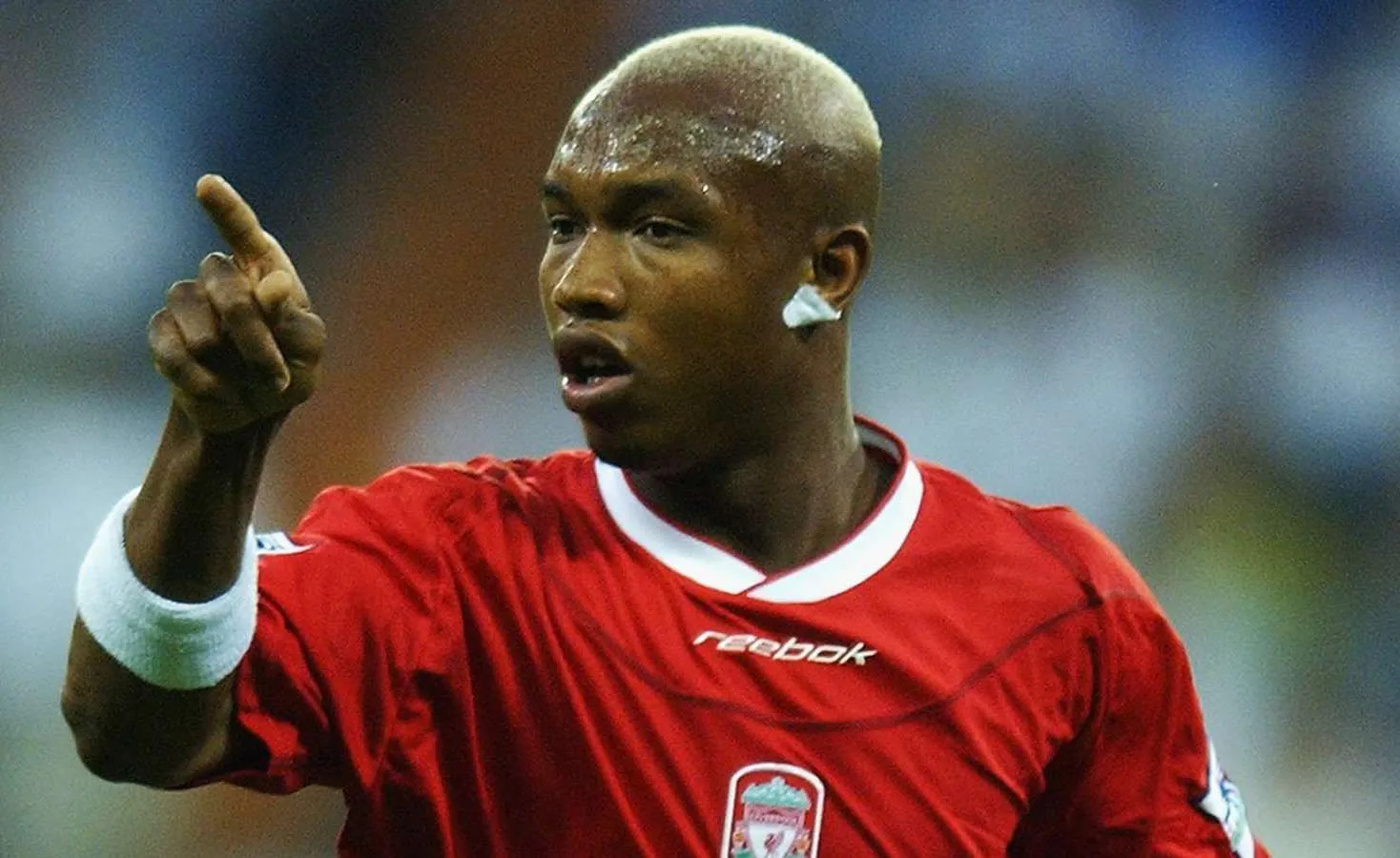 Chưa quên thù cũ, Diouf trù Liverpool tiếp tục không vô địch NHA