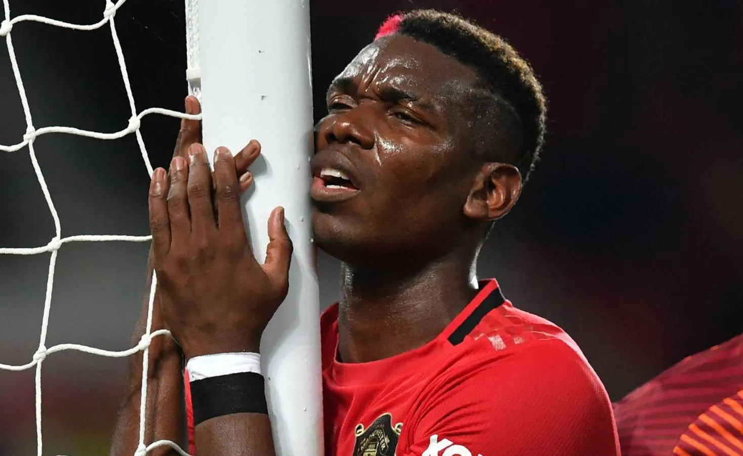 Solskjaer giải thích việc không trao băng đội trưởng MU cho Pogba