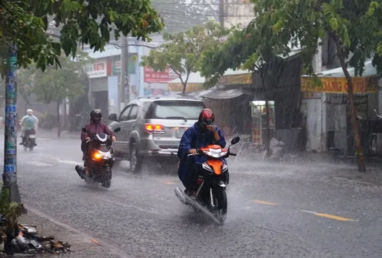 Dự báo thời tiết ngày mai 28/9: Một số khu vực tại Nam Bộ mưa lớn vào buổi chiều