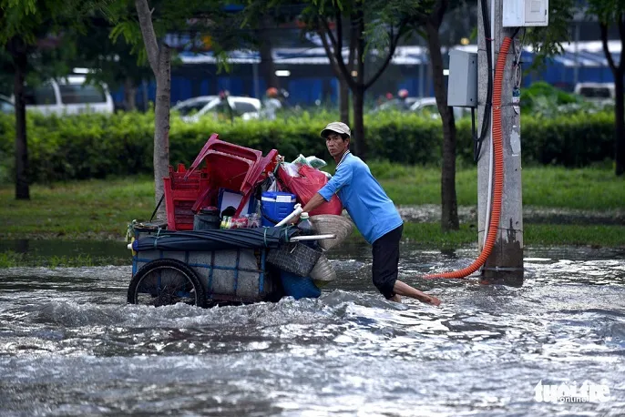 Hôm nay (29/9): Triều cường tiếp tục dâng cao, nhiều tuyến đường tại TPHCM sẽ ngập