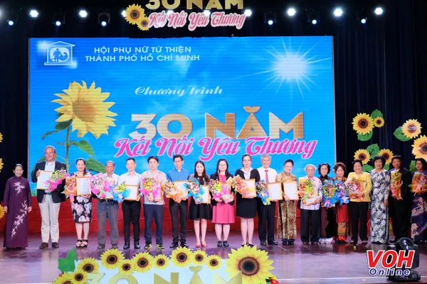 30 năm kết nối yêu thương