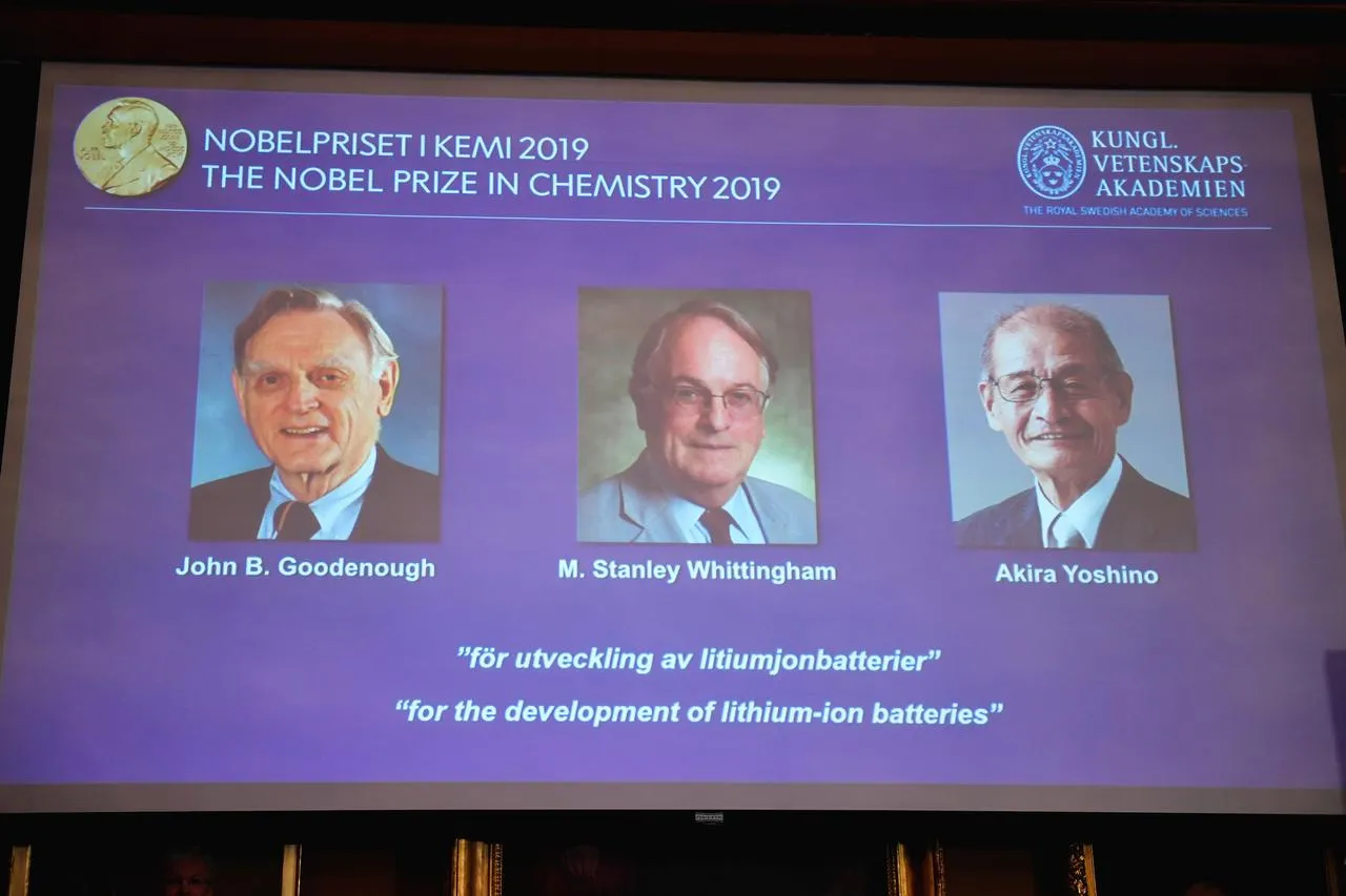 Nobel Hóa học 2019 vinh danh các nhà khoa học phát triển pin lithium-ion