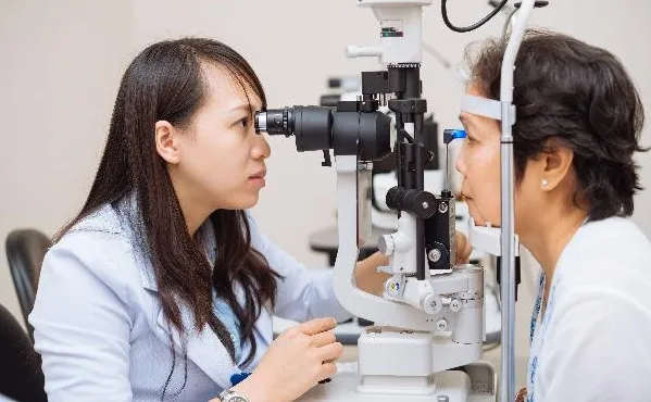 Bệnh viện Mắt kỹ thuật cao Phương Nam tổ chức chương trình khám tầm soát mắt miễn phí