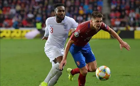 ĐT Anh bị chỉ trích sau thất bại trước CH Séc