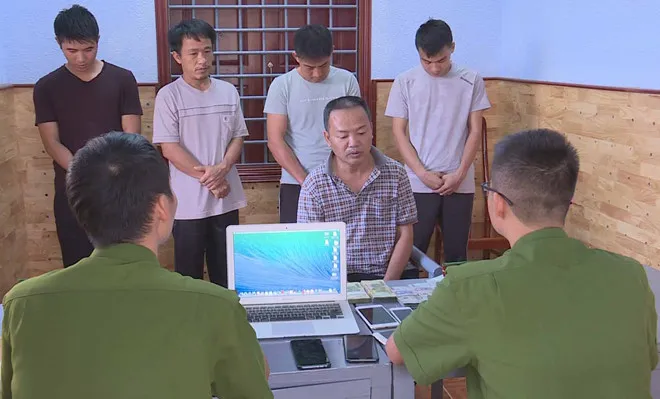 Đắk Lắk: Phá đường dây cá độ bóng đá hơn 2 tỉ mỗi tuần